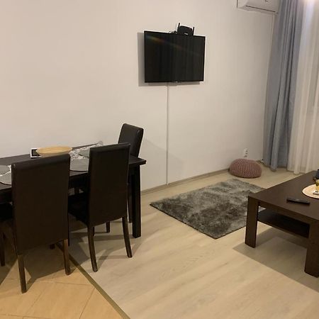 Confort Apartment Mediaş Eksteriør billede