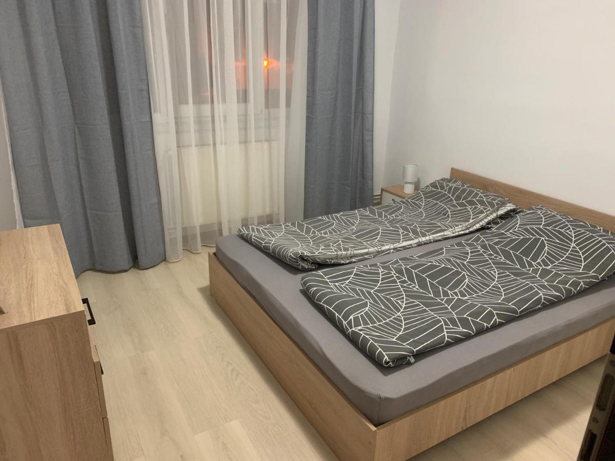 Confort Apartment Mediaş Eksteriør billede